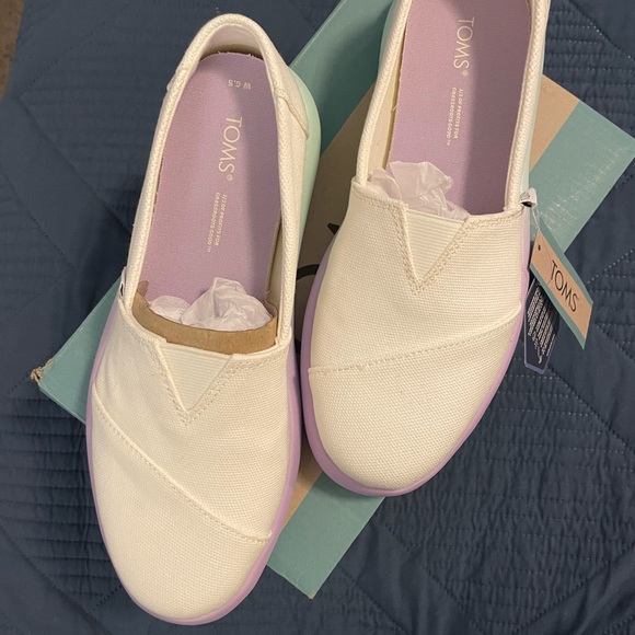 TOMS Women's, Alpargata Mallow Slip-On - Picture 5 of 7